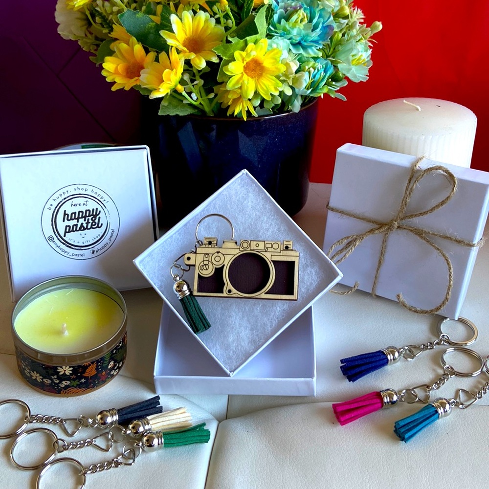 Personalized Wooden CAMERA 3D Keychain with Tassel / Fridge Magnet